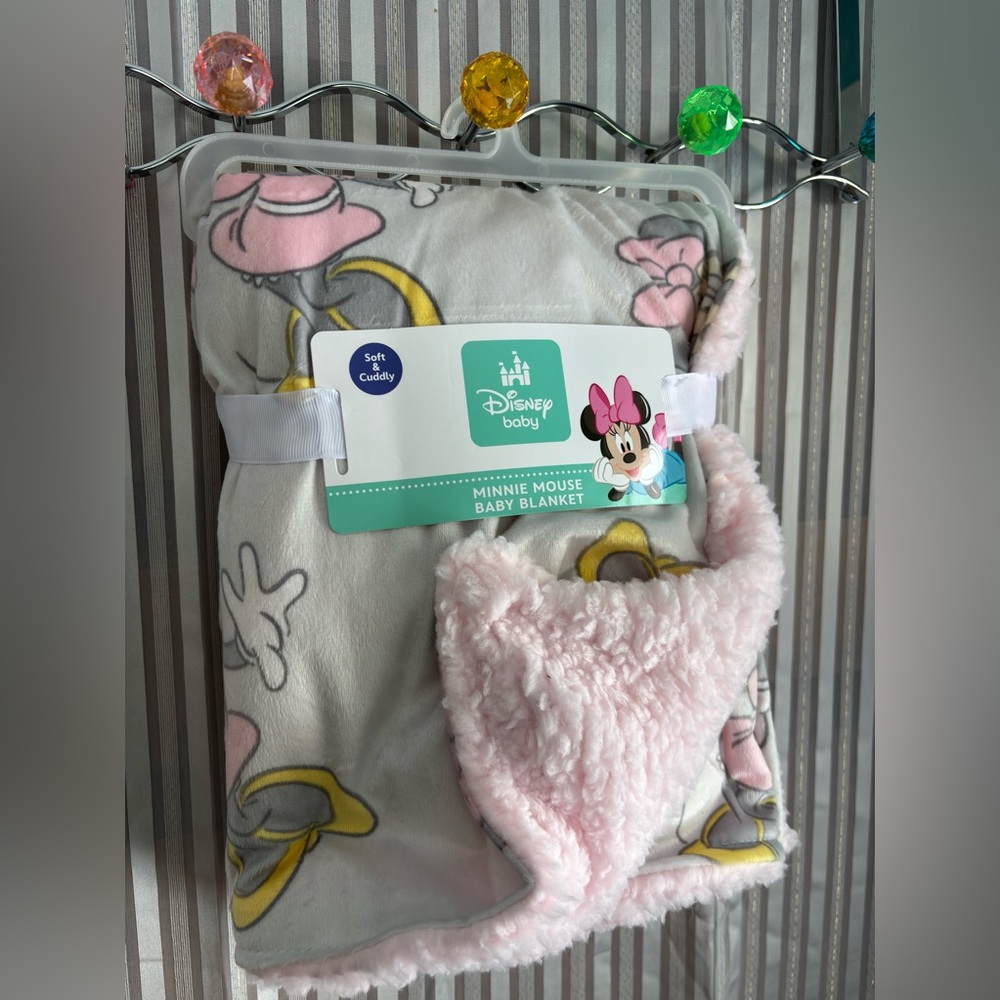 🤩🤩Disney Minnie Mouse baby blanket NWT